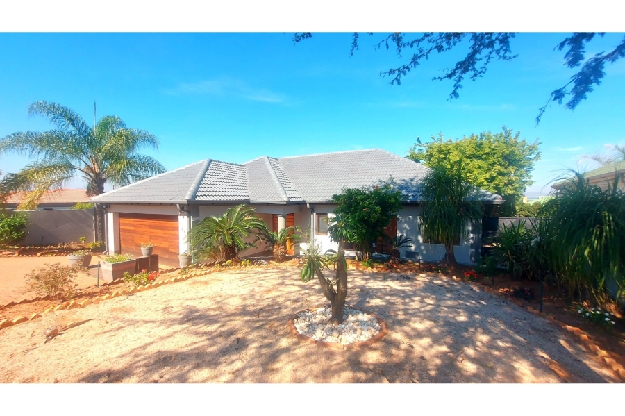3 Bedroom Property for Sale in Kosmos Ridge North West